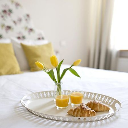 Bright Apartment In Old Town By Urban Rent Вильнюс Экстерьер фото